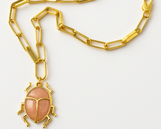 Collar eslabón grueso escarabajo piedra del sol.