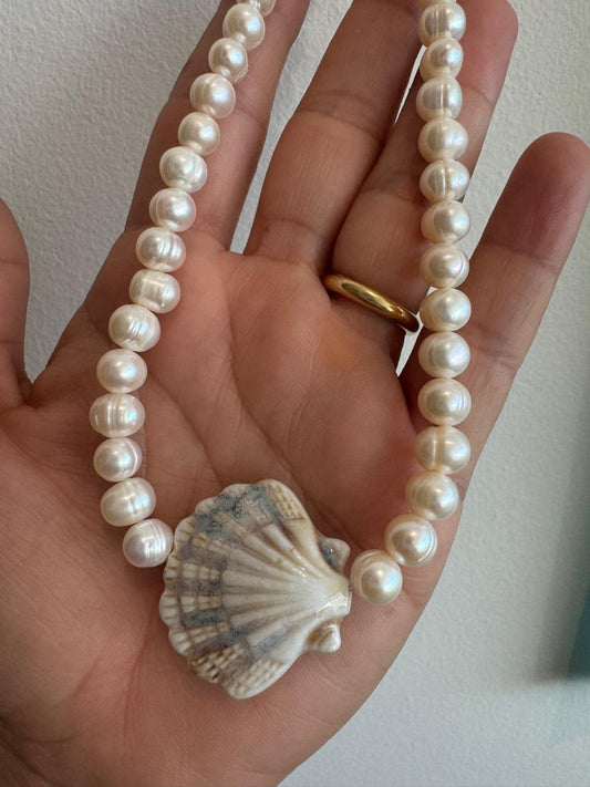 Collar perlas cultivadas y concha