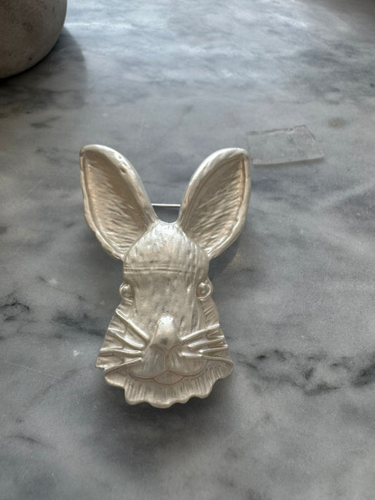 Prendedor conejo dorado o plateado