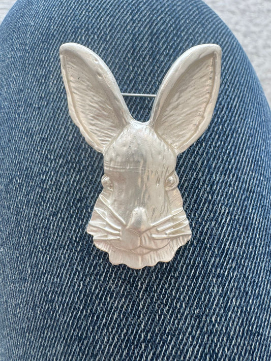 Prendedor conejo dorado o plateado