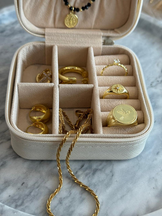 10 Accesorios indispensables en joyería para mujer